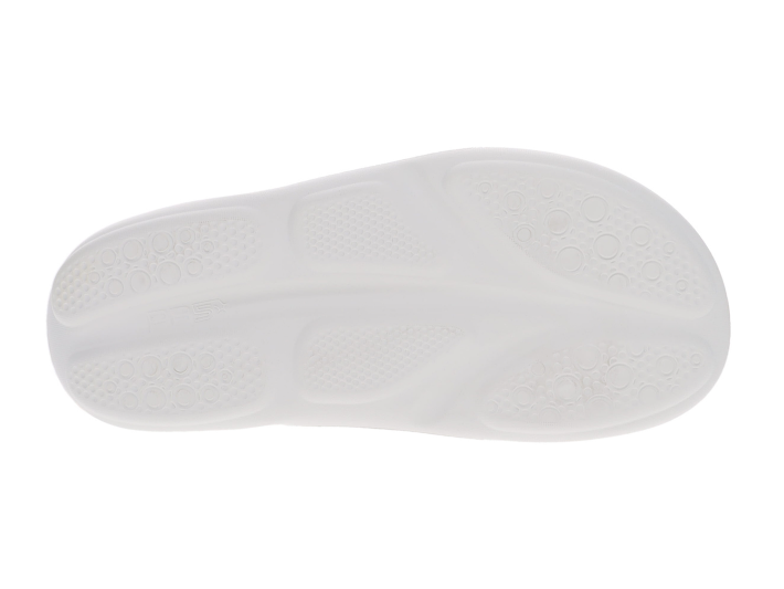 PB5Star W's PB5 Après Sport Slide in white with a textured grip sole