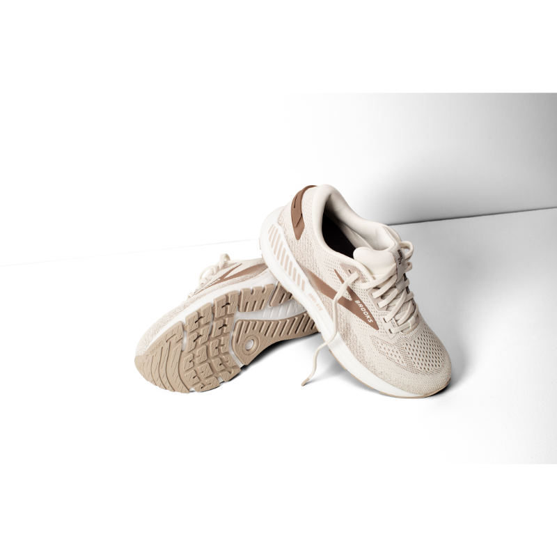 Brooks Ariel GTS 24 Women's athletic shoes in cream beige with mesh upper and cushioned sole