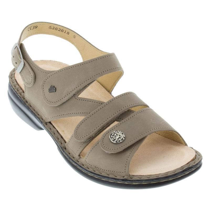 Finn Gomera-S : Women's Casual Sandals Taupe Equipe Right Side Front View